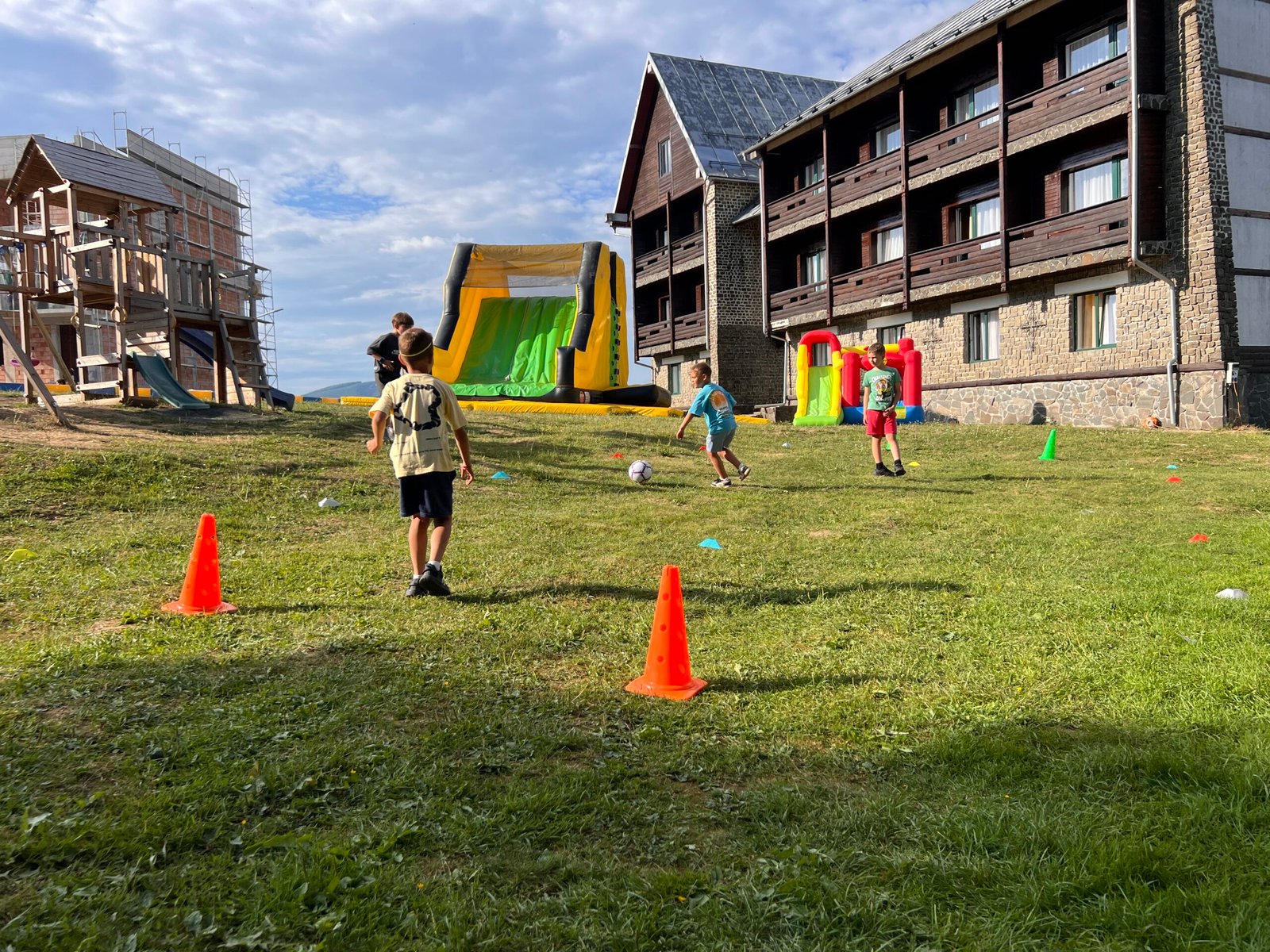 Tabără Forest Vară
